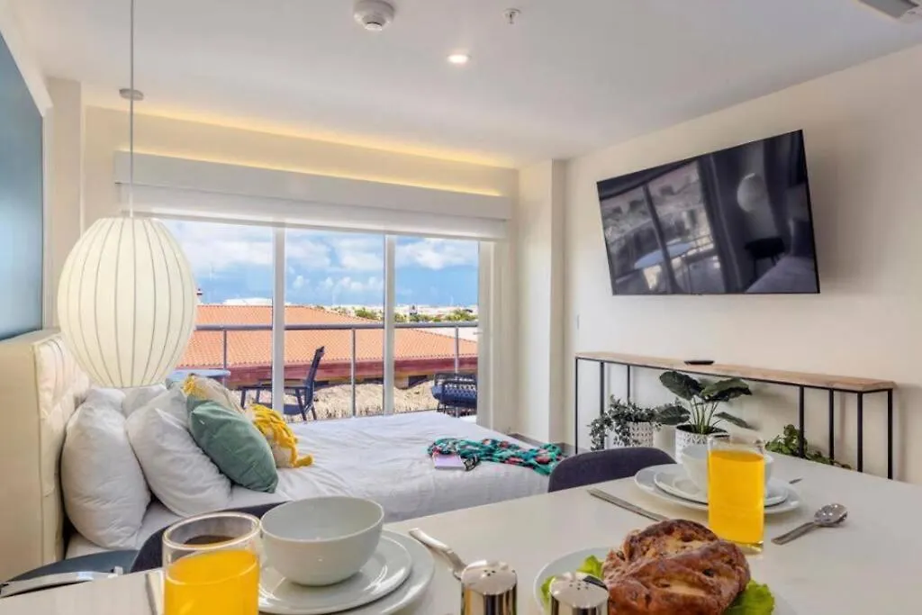 Best Downtown Aruba Vibes! Oranjestad Apartment